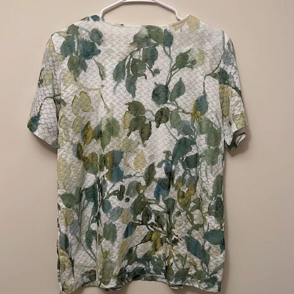 Alfred dunner ladies size medium jeweled polyester shirt. - Picture 4 of 4